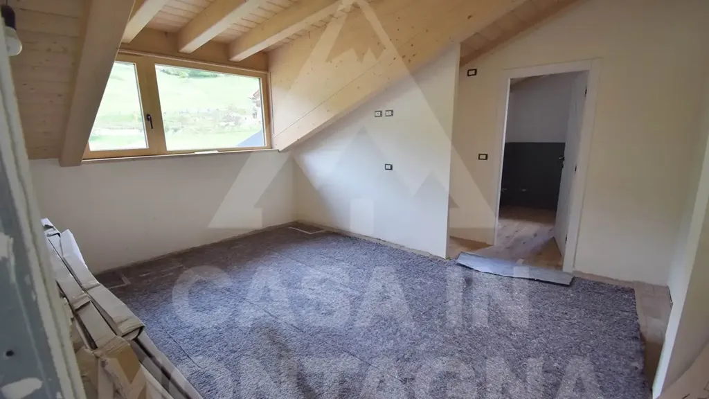 Pièces - Rearranged Apartment with Balcony in Varena