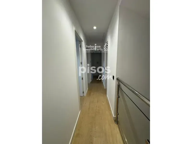 Esik - Reformada Semi-Detached House in Bus Station Area