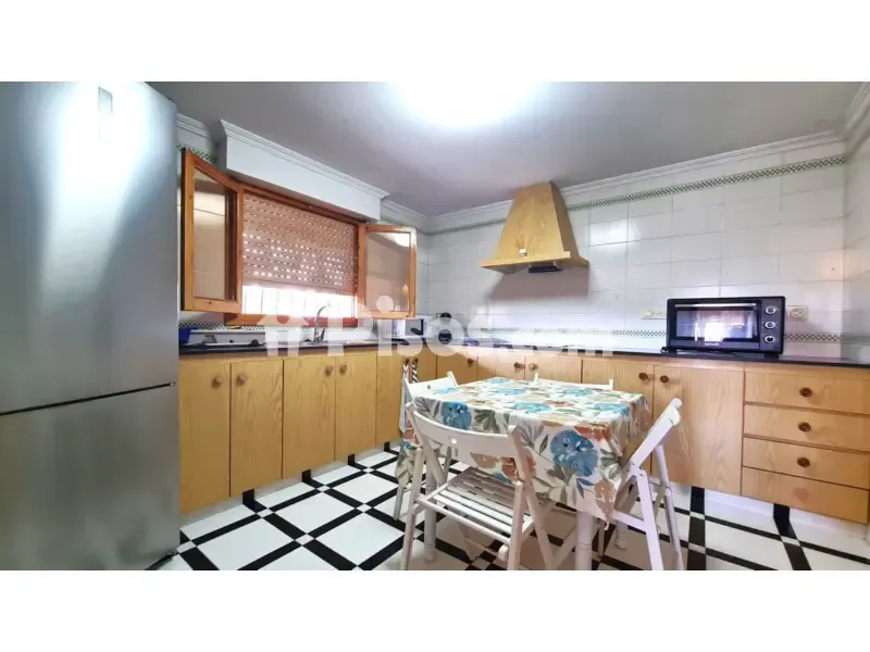 Kitchen - Chalet with Private Pool near Platja D'Oliva