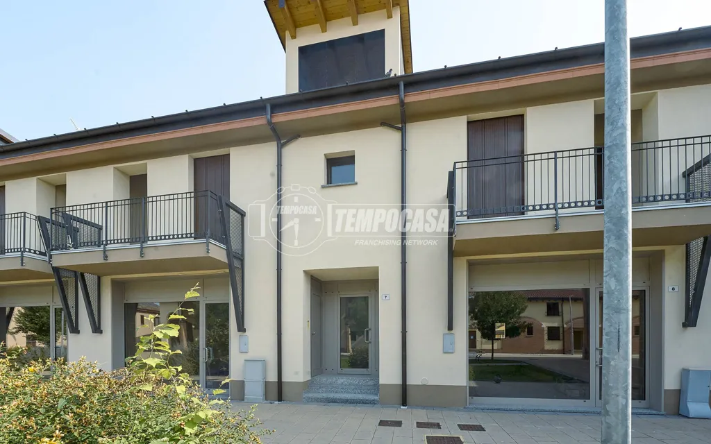 Esterno - Triplex with Balcony in Cremona