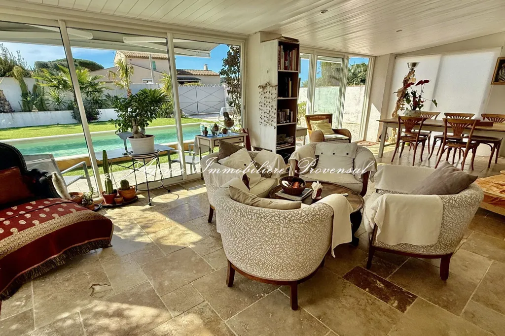 Elutuba - Renovated House with Pool near Sainte-Maxime Centre