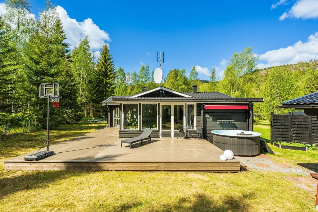Välivaade - Charming Seafront Home with Open Plan in Tranquil Setting