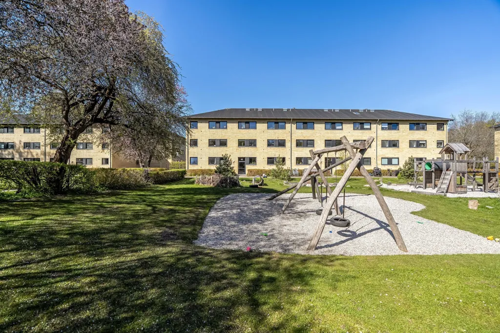 Aed - Condo with French Balcony in Hillerød
