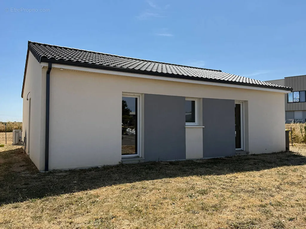 Exterior - Contemporary Flat with Balcony in Ligugé