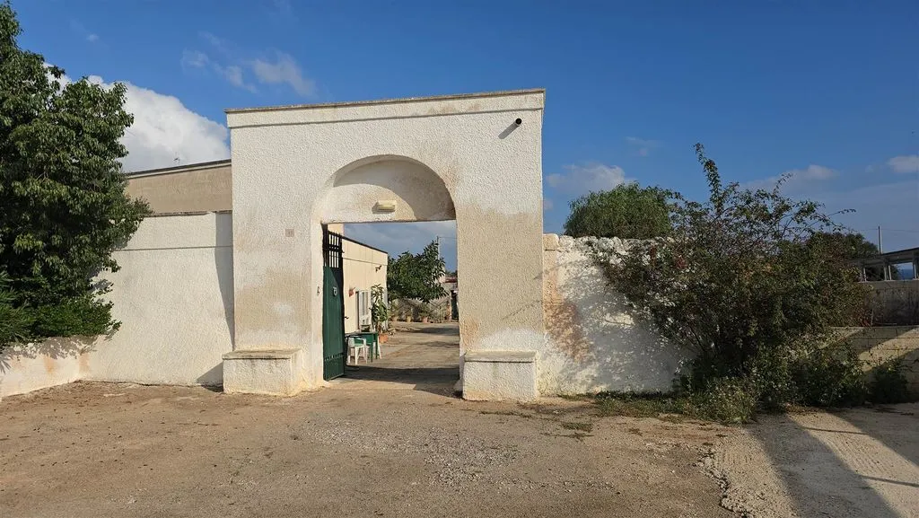 Aed - Apulian Masseria with Sea View in Monopoli