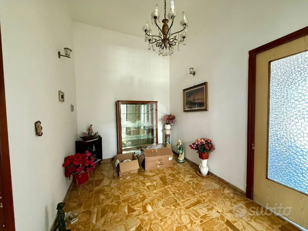 Entrée - 3-Room Apartment with Balcony in Naples