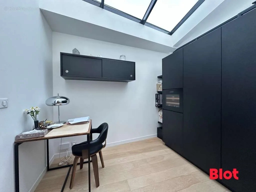 Cucina - Renovated Townhouse with Garden in Thabor