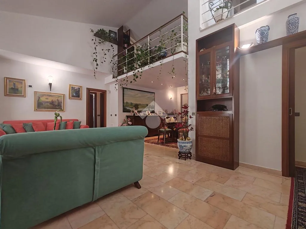 Elutuba - Signorile Villa with Garden in Opera