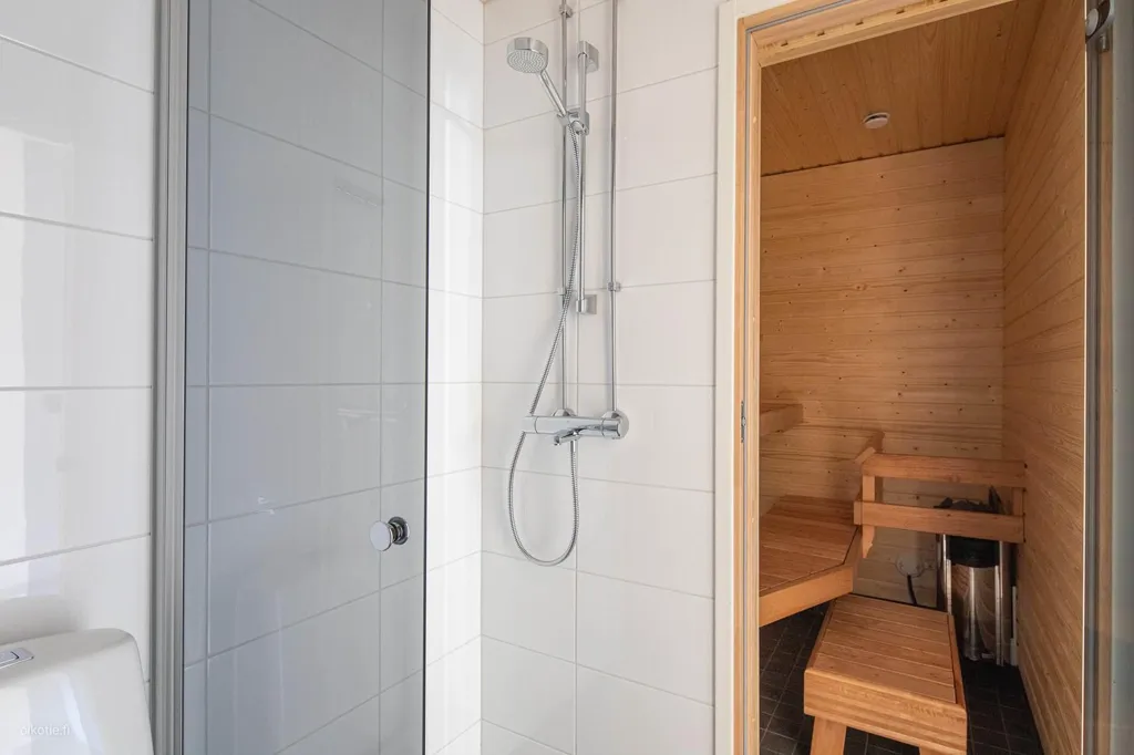 Salles de bain - Corner Flat with Balcony in Kerava