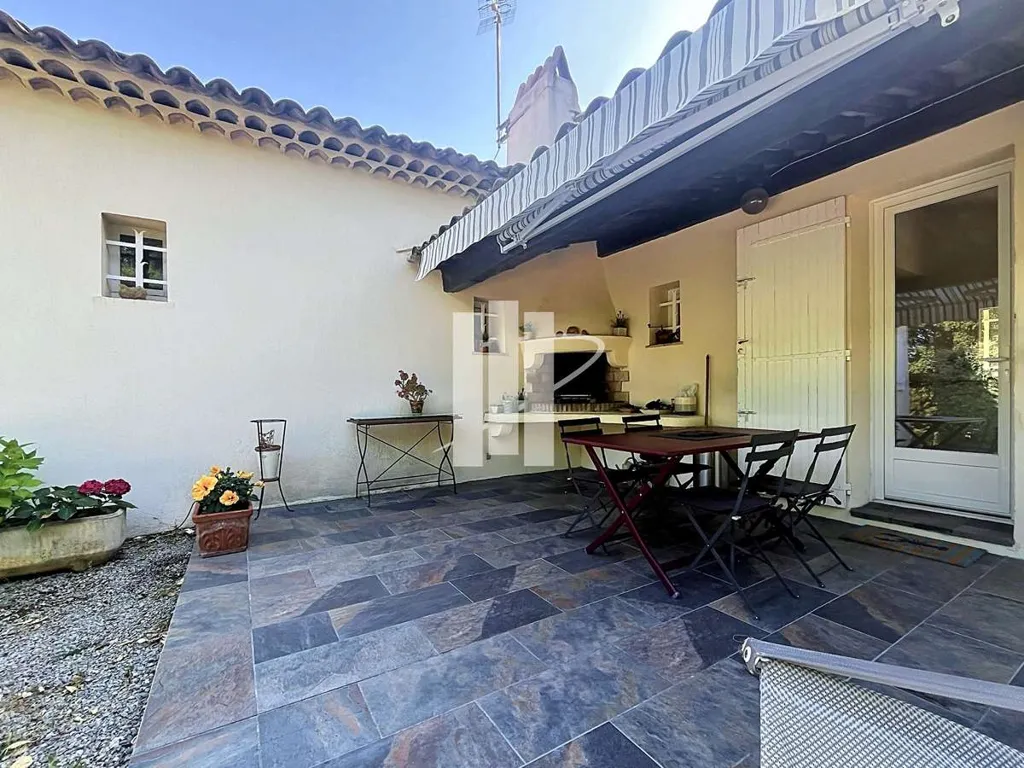 Terrasse - Villa avec Piscine Chauffée à Boulouris