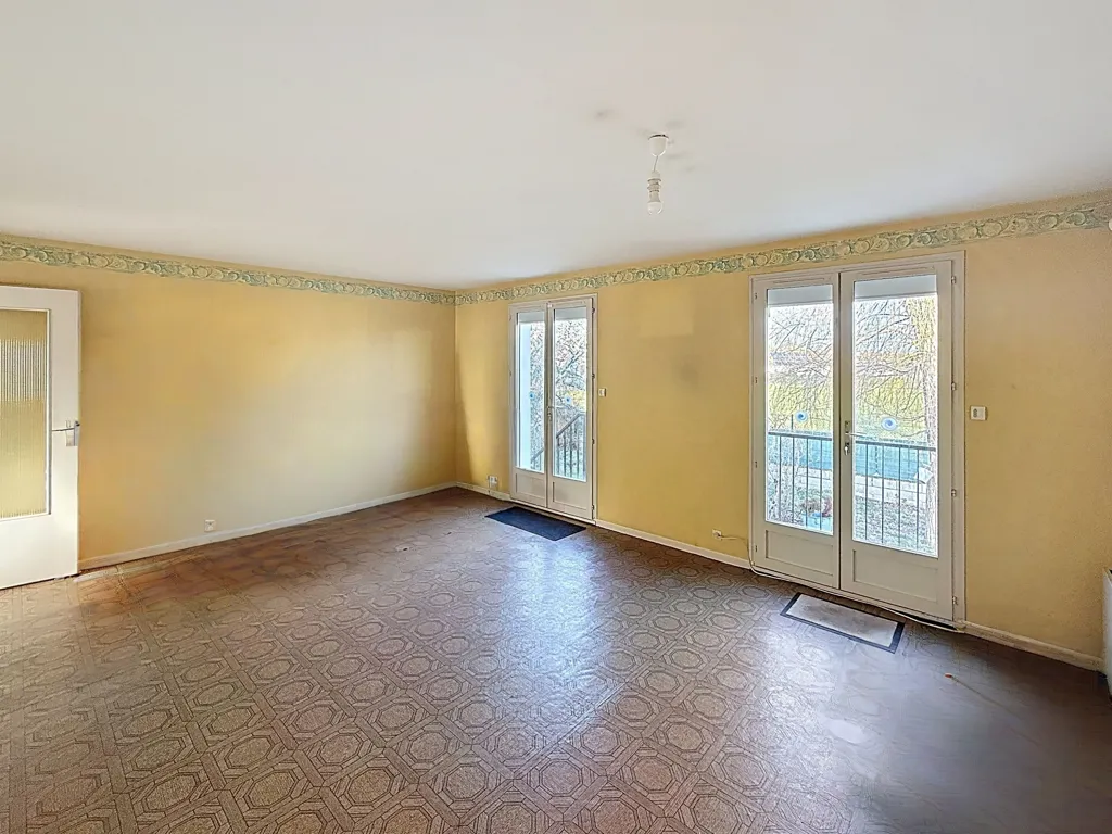 Elutuba - Semi-Subterranean House with Garden in La Rochefoucauld