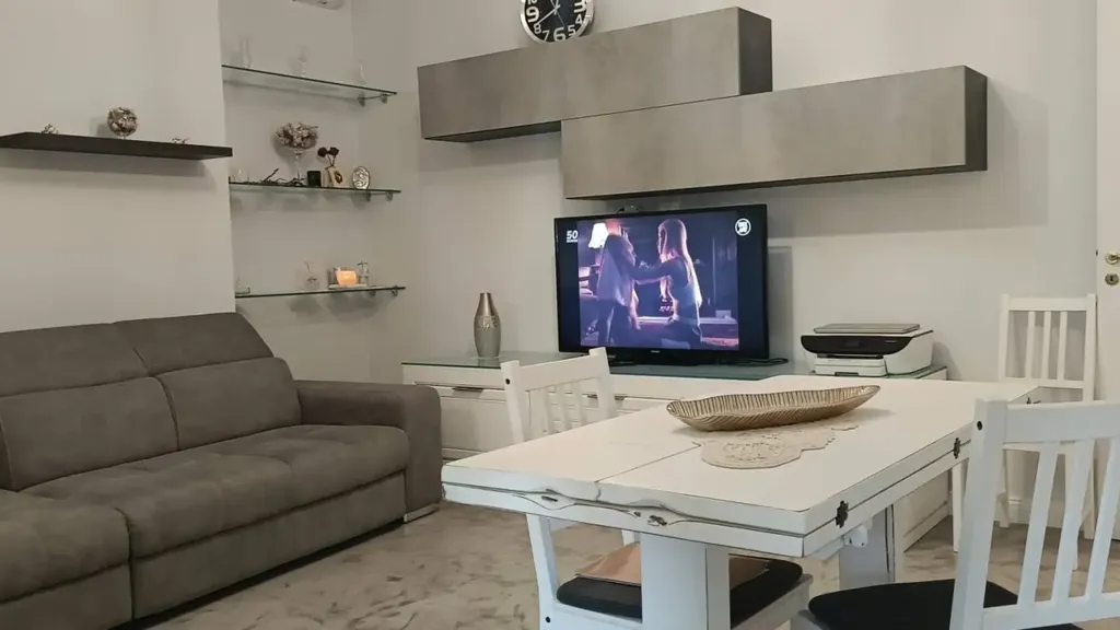 Elutuba - Fully Rented Apartment with Balconies in Carmagnola