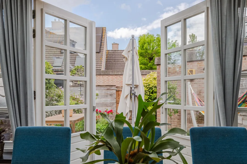 Terrass - Family Home with Attic in Overbos, Hoofddorp