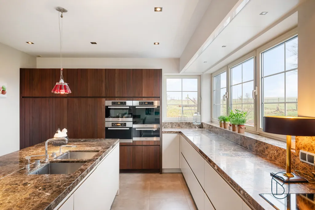 Kitchen - Luxury House with Pool in Sainte-Ode Tillet