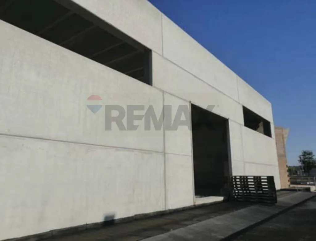 Välivaade - Industrial Warehouse with Customisation Potential in Mola di Bari