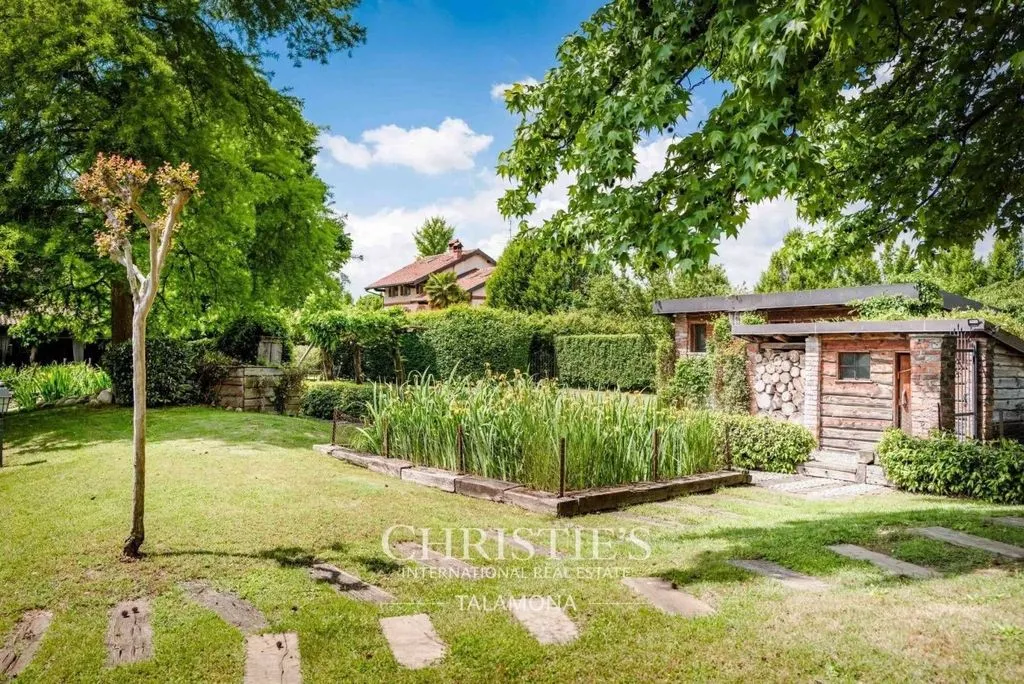 Garden - Historic Villa with Pool in Oleggio, Piedmont