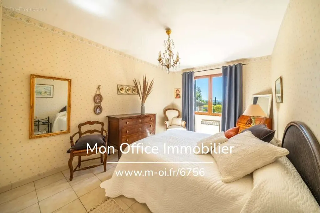 Chambres - Maison avec Piscine et Jardin à Éguilles