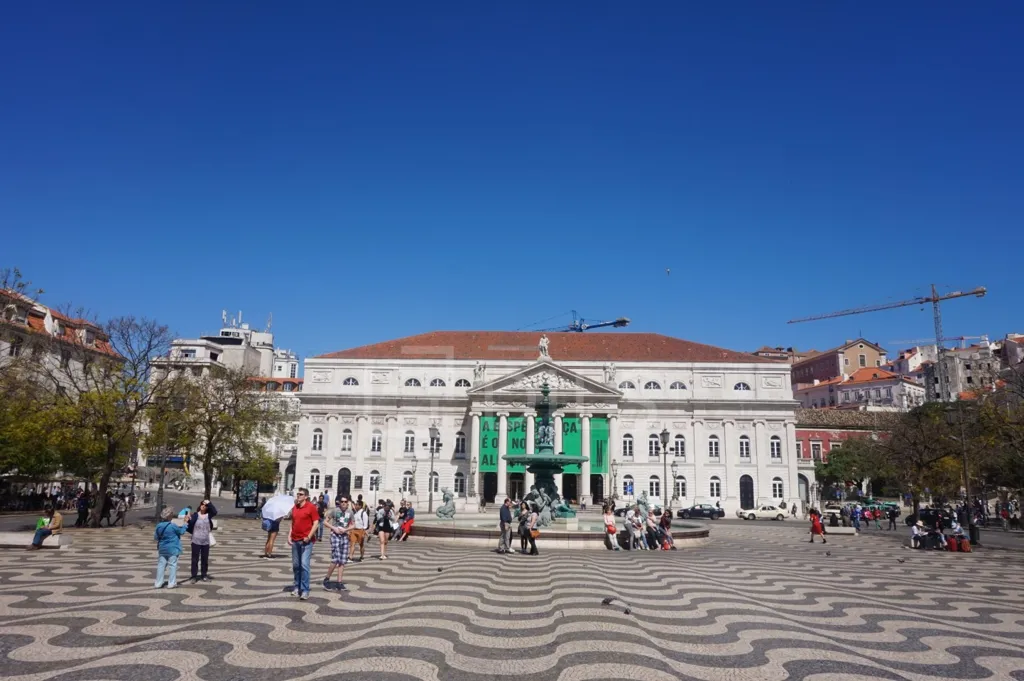 Renovated Apartment with Patio in Baixa, Lisbon