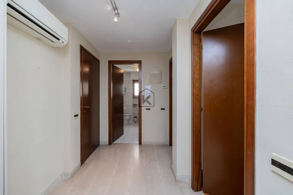 Hallway - Luxury Villa with Private Garden in Milan