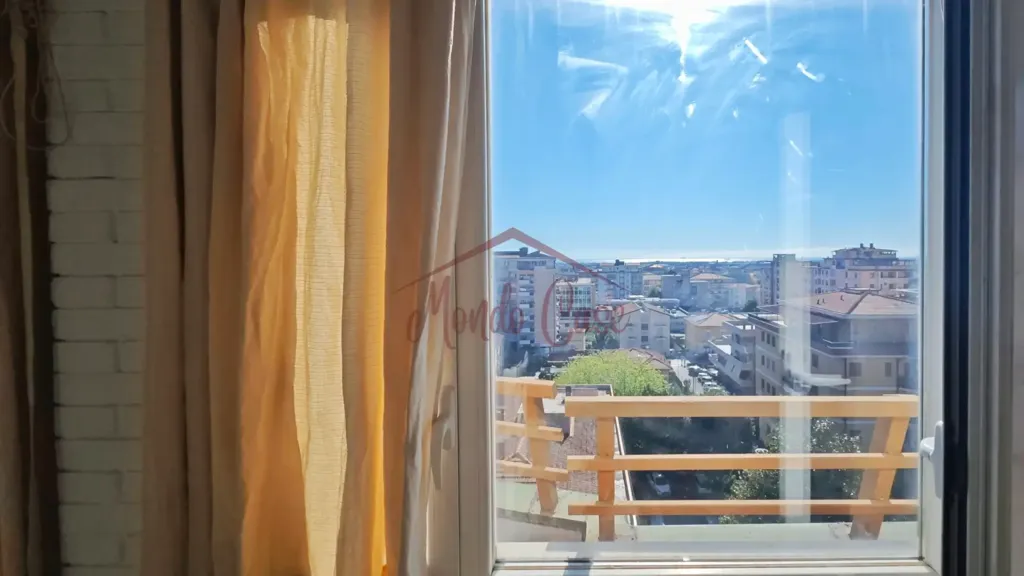 Pièces - Penthouse with Panoramic View in Massa Centre