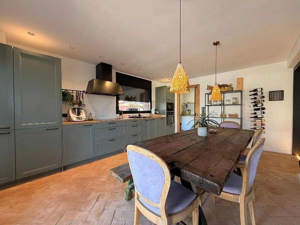 Sala da pranzo - Chalet with Pool in Vall-Llobrega