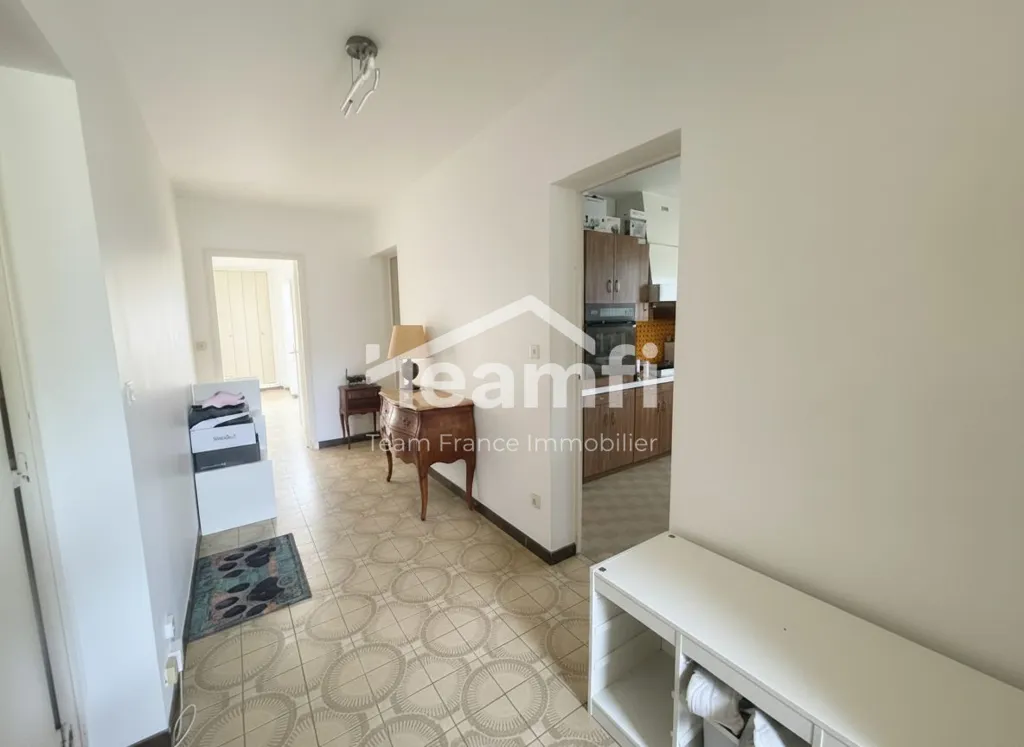 Esik - House with Garden and Garage in Bourges