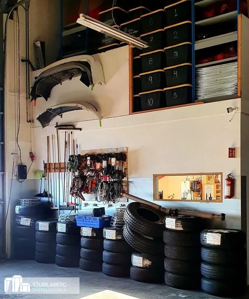 Garage - Car Workshop with Sales in Reykjanesbær