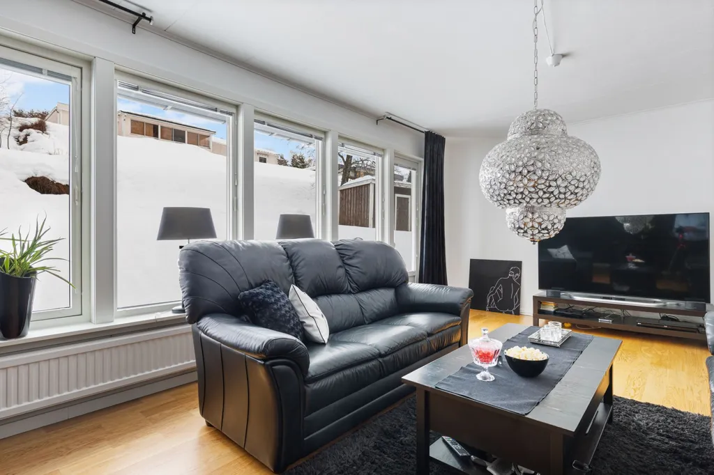 Séjour - Suterräng House with Renovated Kitchen in Örnsköldsvik