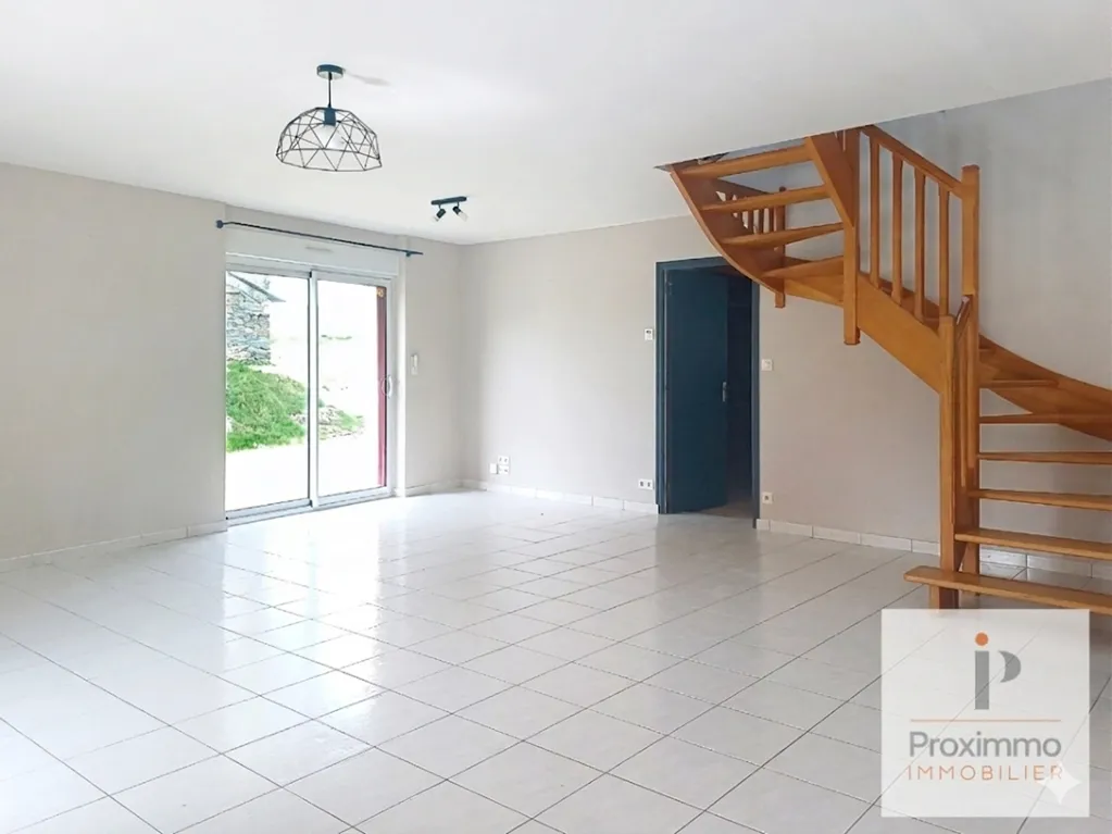 Séjour - Maison avec Garage et Jardin à Carentoir