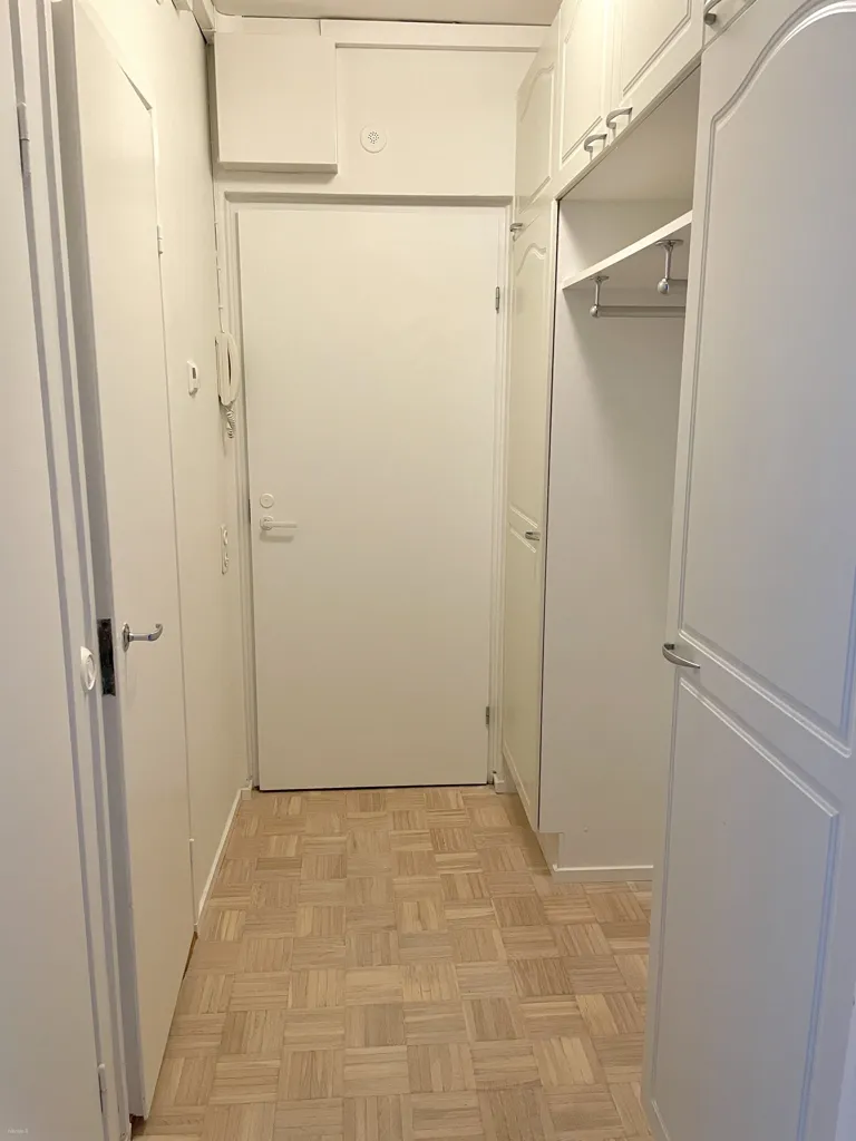 Pièces - Renovated Studio with Balcony in Etelä-Haaga