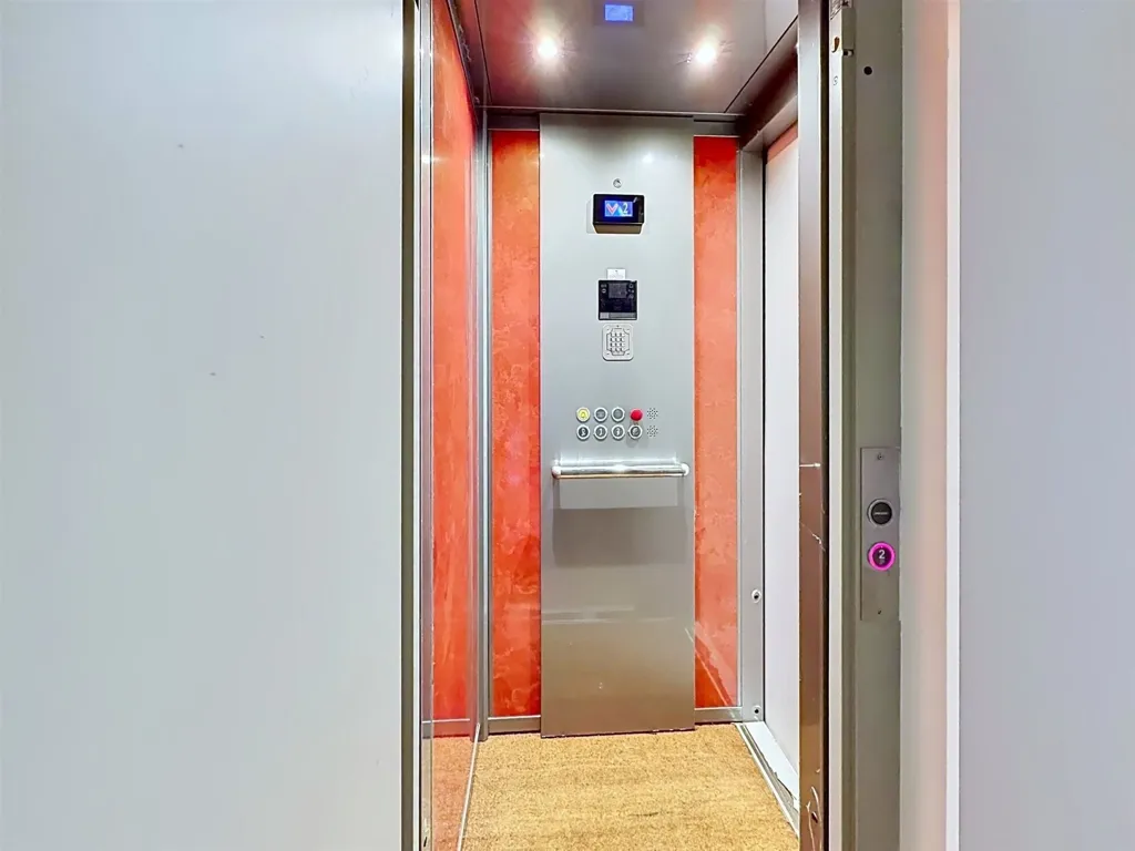 Entrée - Maison 3 Façades avec Ascenseur à Uccle