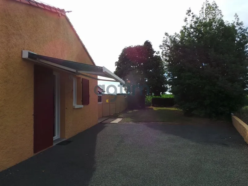 Esterno - Meubled 2-Bedroom Flat with Parking in La Guyonnière