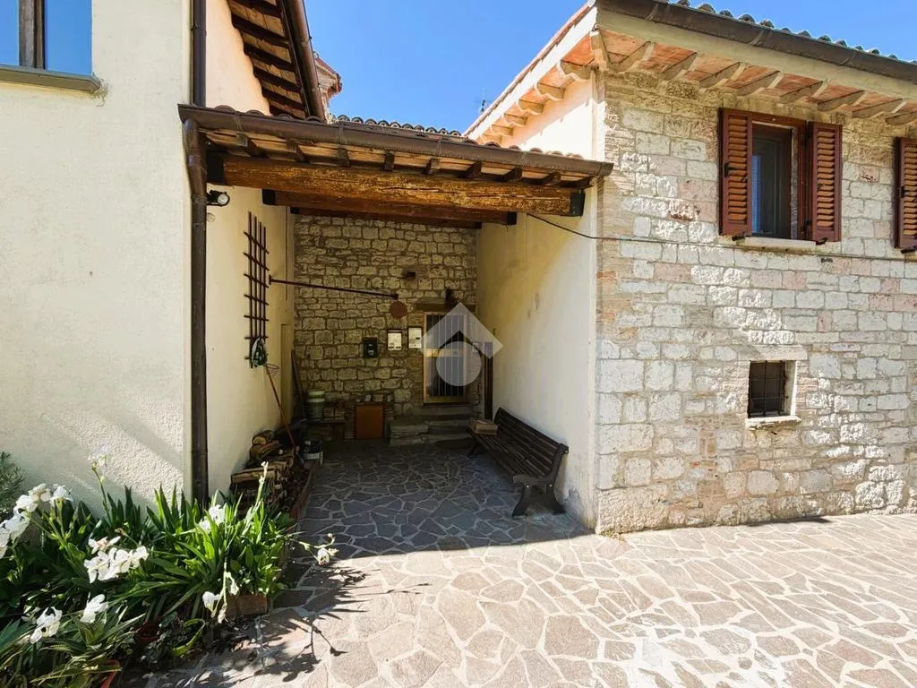 Jardin - Ground Floor Studio with Dual Access in Gubbio