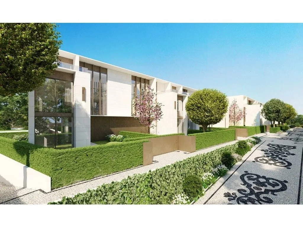 Luxury Townhouse with Pool in Cascais