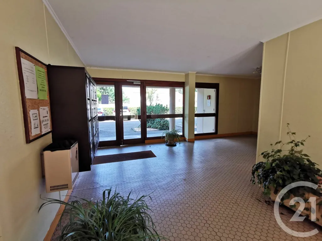Entrée - Appartement avec Vue sur Parc à Épernon