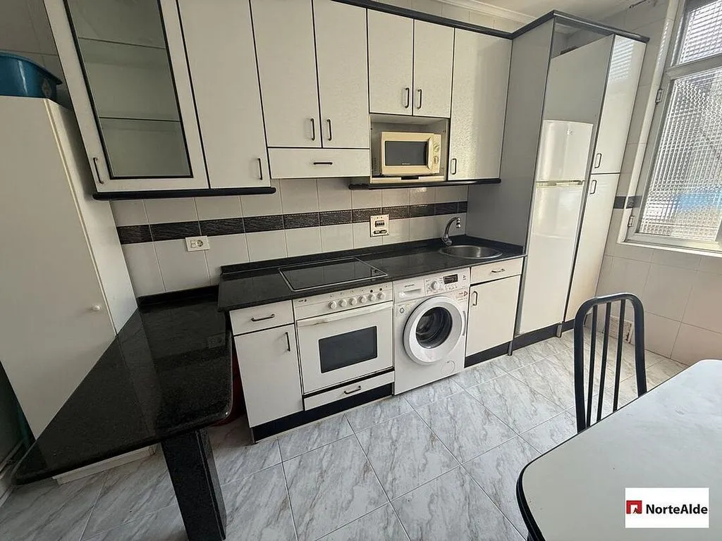 Cucina - Apartment with Heating in Valle de Trápaga