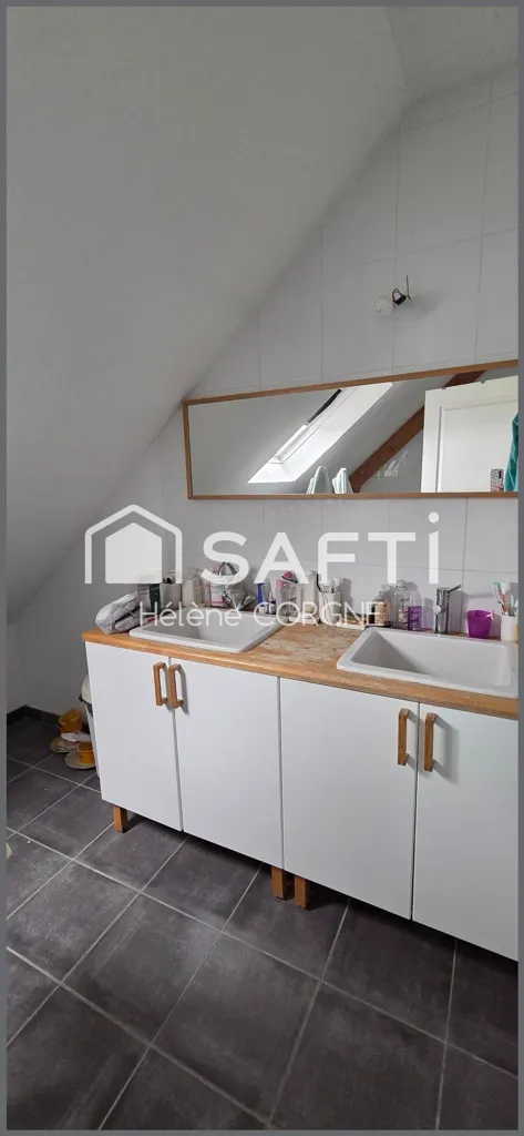 Salles de bain - Maison individuelle avec terrasse à Moutiers