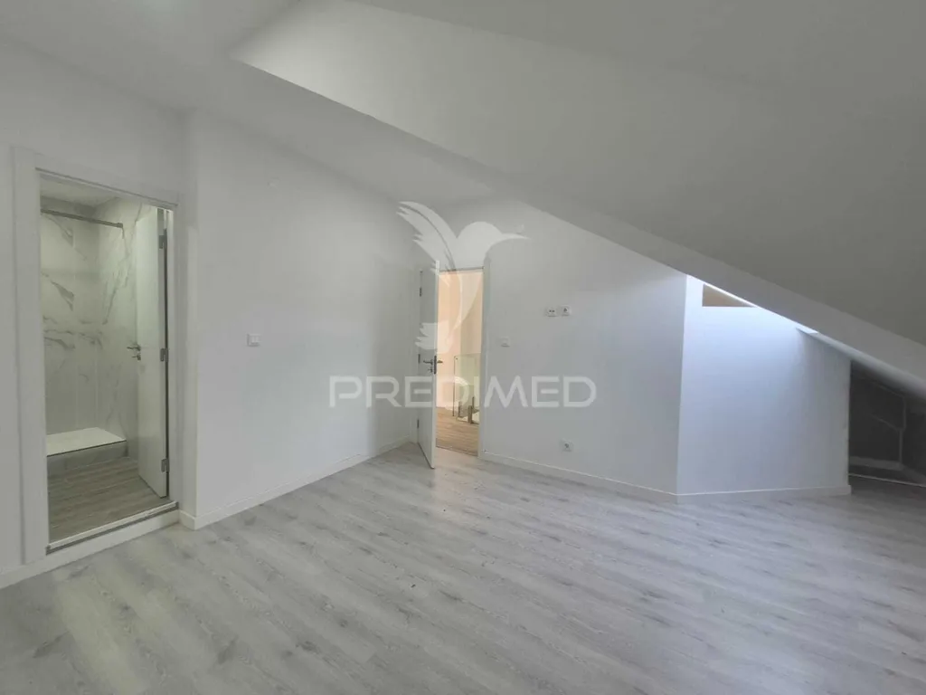 Toad - Duplex Apartment with Sea View in Costa da Caparica