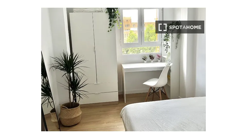 Magamistoad - Shared Room with Kitchen in El Grau, Valencia