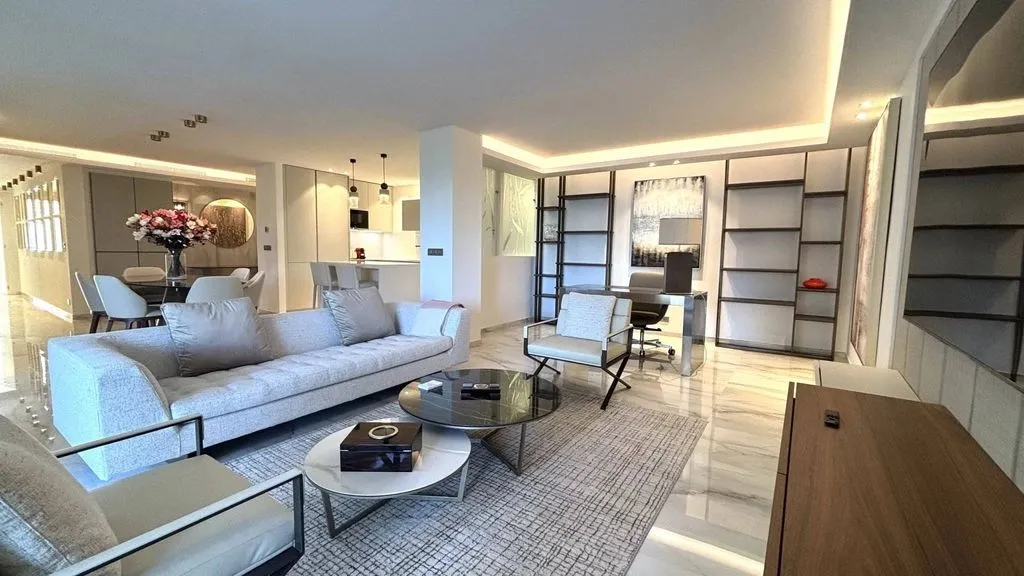 Elutuba - 2-Bedroom Apartment with Sea View in Cannes Croisette