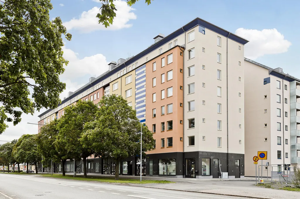 Esterno - Modern 1.5-Bedroom Flat with Balcony in Kungsängen
