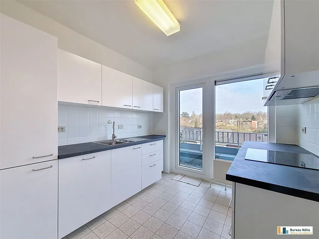 Cucina - Renovated Apartment with Balcony in Grivegnée