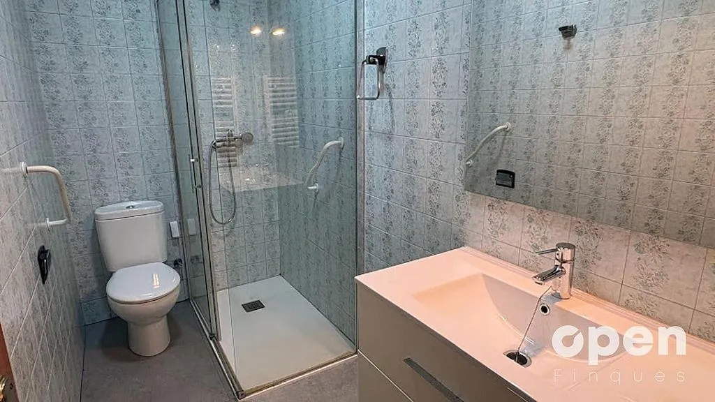 Vannitoad - Apartment with Garage in Terrassa