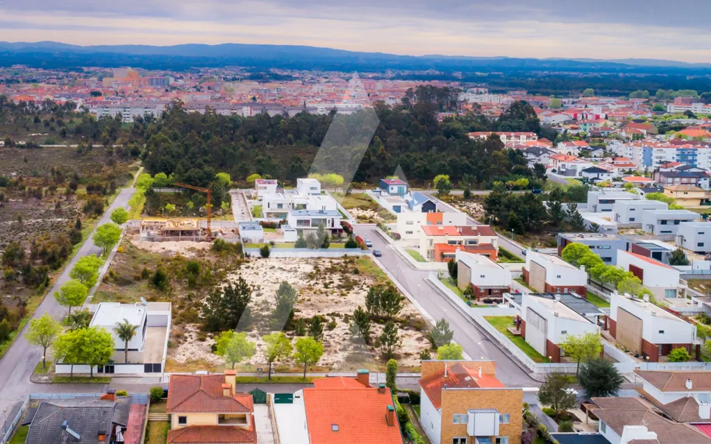 Õhuvaade - Construction Plot in Ovar's Prestigious Area