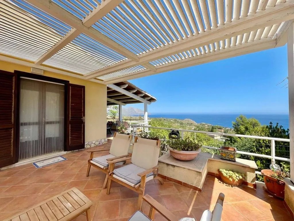 Terrace - Luxury Villa with Sea View in Conza, Sicily