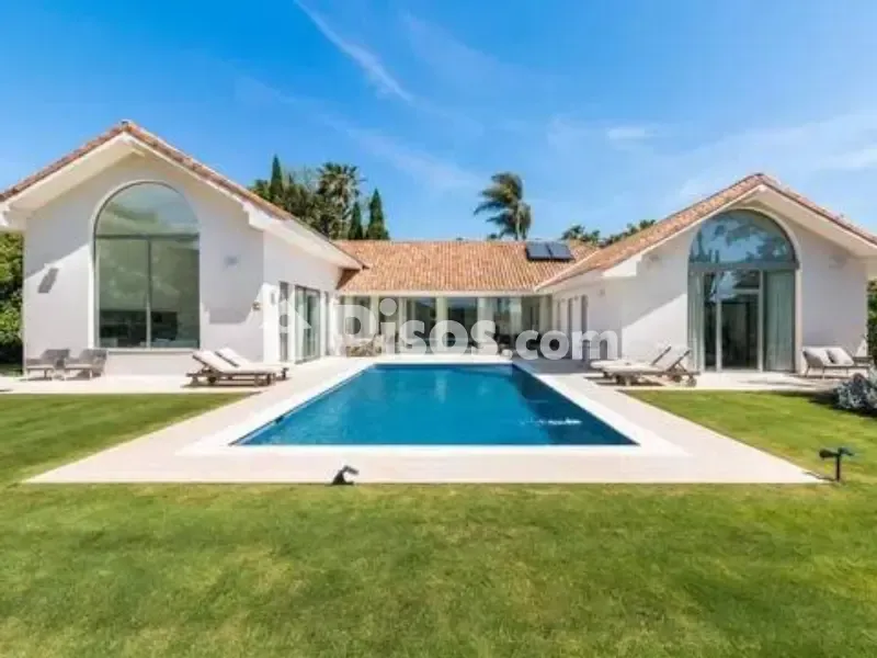 Bassein - Renovated Chalet with Pool in Sotogrande