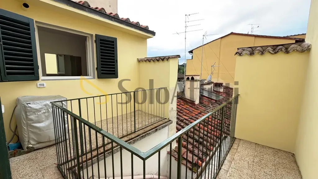 Terrasse - Armed Four-Room Apartment in Florence