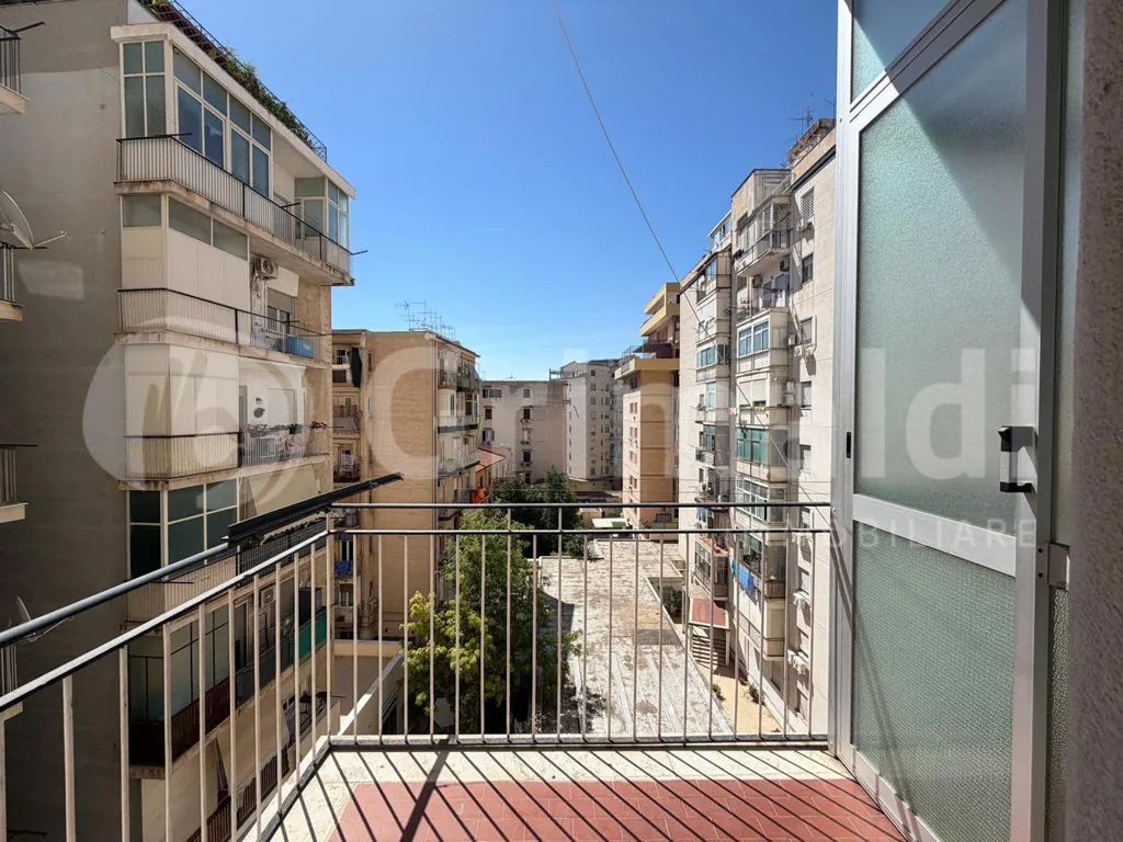 Balcon - Apartment with Balcony in Palermo