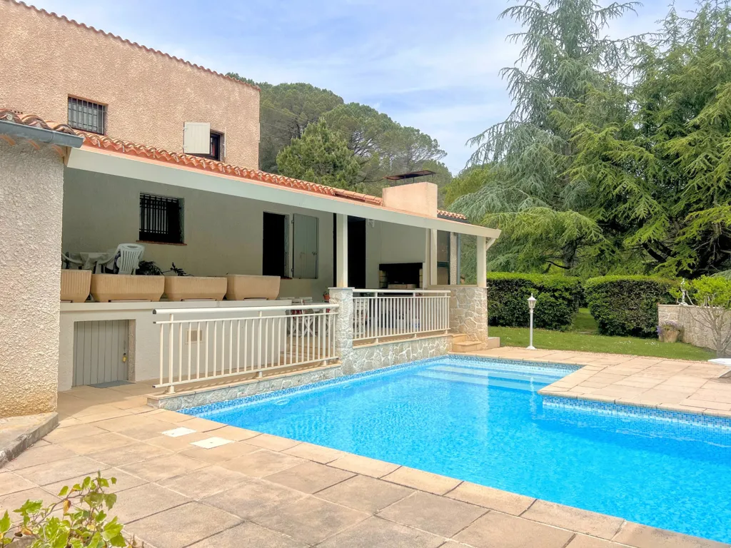 Piscine - Villa avec Vue Imprenable et Piscine près de Limoux