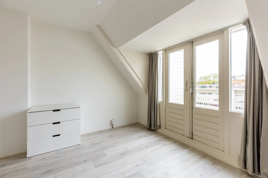 4-toaline korter asukohas Rotterdam